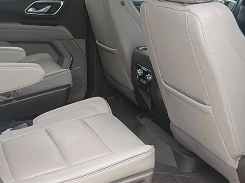 Used 2023 GMC Yukon XL SLT w/ LPO, Floor Liner Package RWD image 20