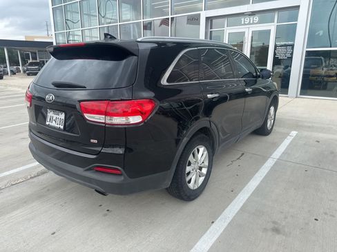 Used 2016 Kia Sorento FWD image 6