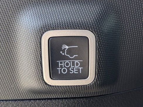 Used 2022 Jeep Grand Cherokee Summit w/ Luxury Tech Group V image 13