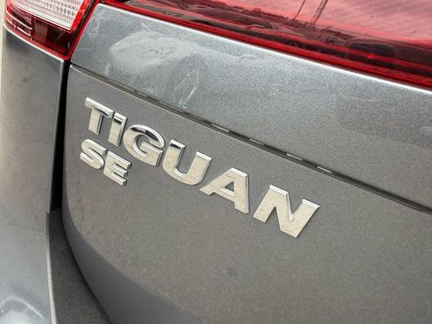 Used 2020 Volkswagen Tiguan SE image 8