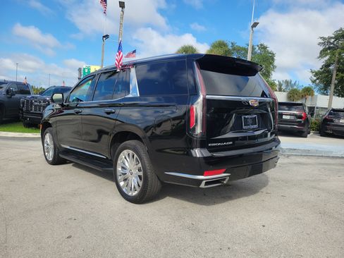 Used 2024 Cadillac Escalade Premium Luxury image 7