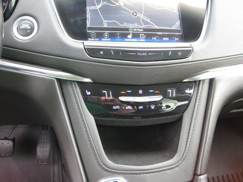 Used 2019 Cadillac XT5 Luxury image 19