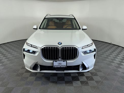 Used 2026 BMW X7 xDrive40i w/ Premium Package AWD/4WD image 6