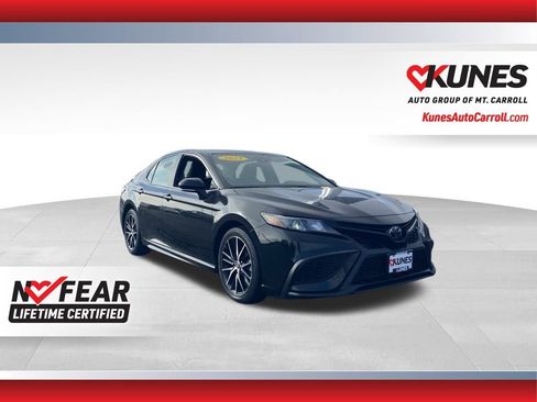 Used 2023 Toyota Camry SE image 1