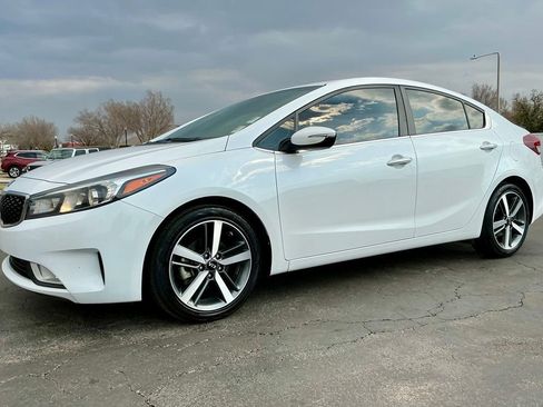 Used 2017 Kia Forte EX image 7