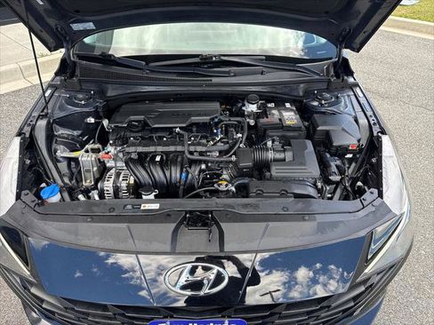 Used 2023 Hyundai Elantra SEL w/ Preferred Accessory Package FWD image 26