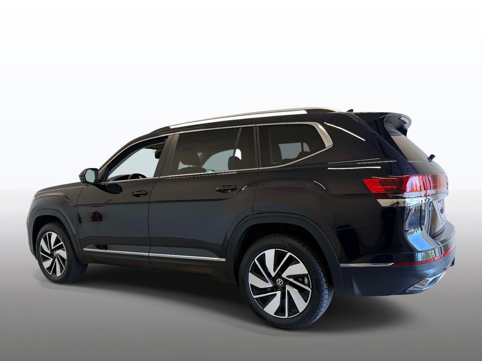 Used 2024 Volkswagen Atlas SEL AWD/4WD image 12
