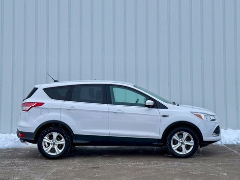 Used 2015 Ford Escape SE image 6