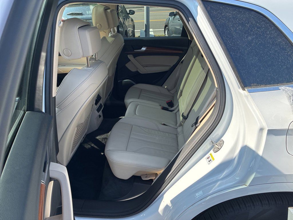 Used 2023 Audi Q5 e Premium w/ Convenience Package AWD/4WD image 17