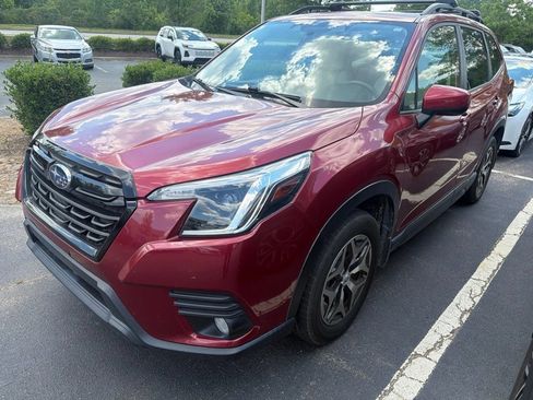 Used 2023 Subaru Forester Premium AWD/4WD image 1