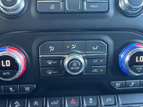 Used 2021 GMC Sierra 1500 SLT image 4