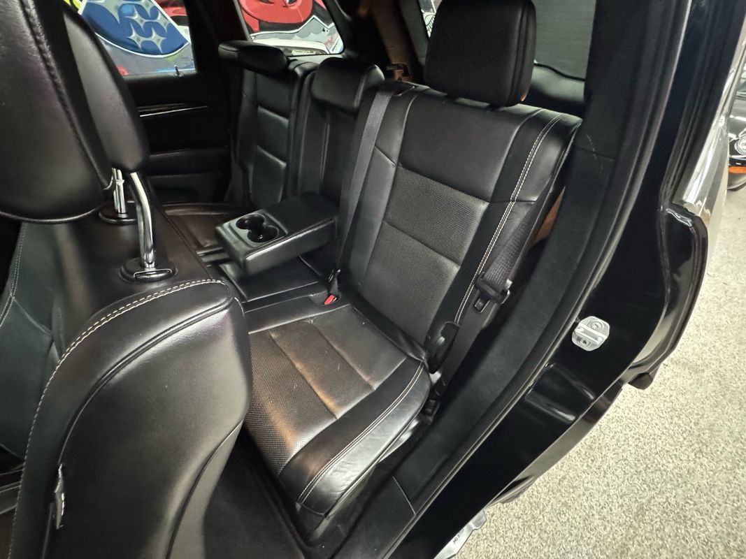 Used 2017 Jeep Grand Cherokee Overland AWD/4WD image 14