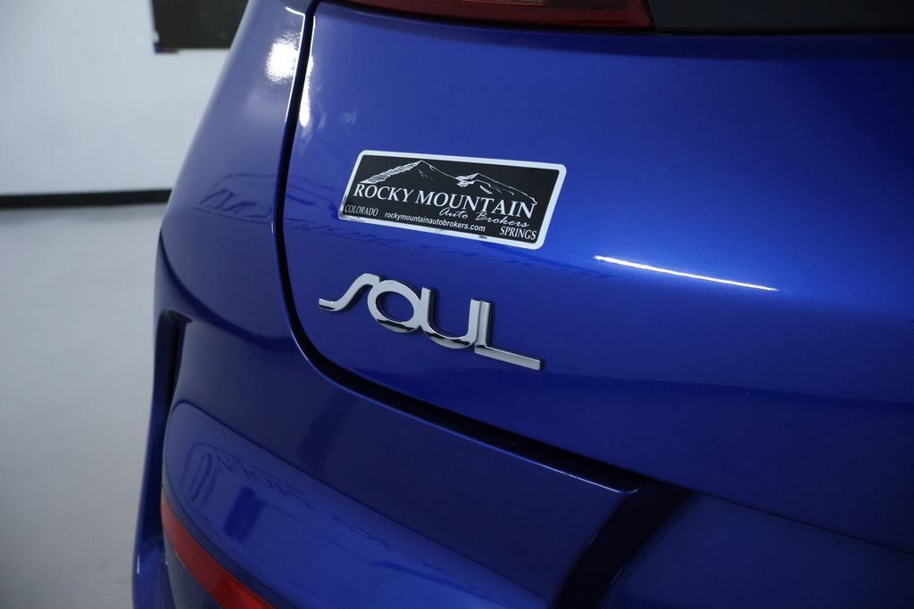 Used 2021 Kia Soul GT-Line FWD image 10