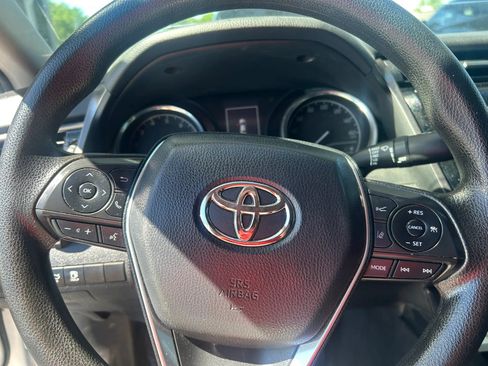 Used 2019 Toyota Camry LE FWD image 15