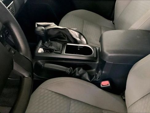 Used 2023 Toyota Tacoma SR5 AWD/4WD image 8