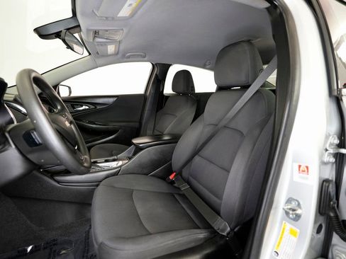 Used 2018 Chevrolet Malibu LT image 30