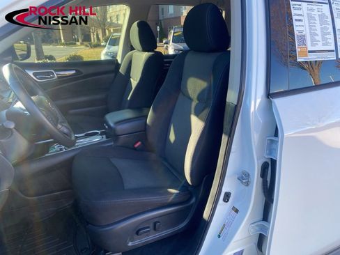 Used 2020 Nissan Pathfinder SV image 13