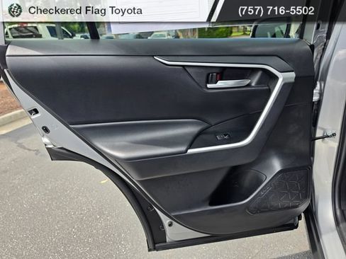 Used 2022 Toyota RAV4 XLE AWD/4WD image 28