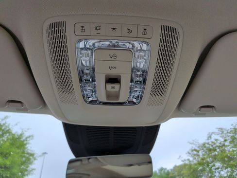 Used 2026 Mercedes-Benz GLS 450 4MATIC image 33