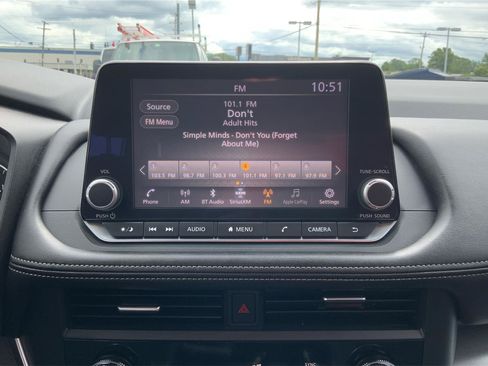 Used 2025 Nissan Rogue SV AWD/4WD image 13