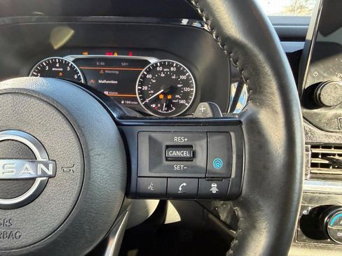 Used 2022 Nissan Pathfinder SL w/ SL Premium Package image 16