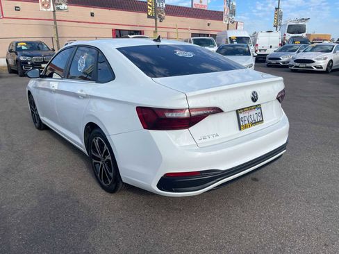 Used 2023 Volkswagen Jetta Sport image 5
