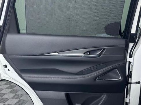 Certified 2025 INFINITI QX60 Luxe w/ Vision Package image 19