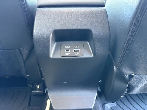 Certified 2024 Subaru Crosstrek 2.0i Premium image 32