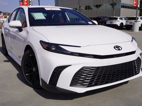 Certified 2026 Toyota Camry SE image 2