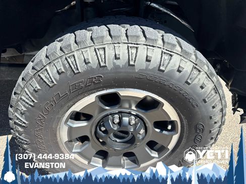 Used 2024 Ford F250 Lariat w/ Lariat Ultimate Package AWD/4WD image 9