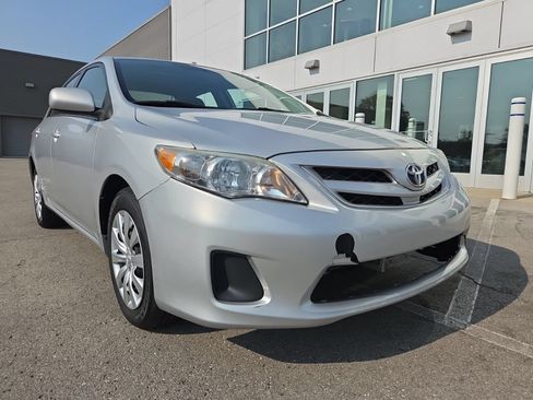 Used 2012 Toyota Corolla LE FWD image 30