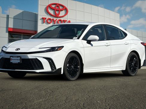 Certified 2026 Toyota Camry SE w/ Convenience Package FWD image 7