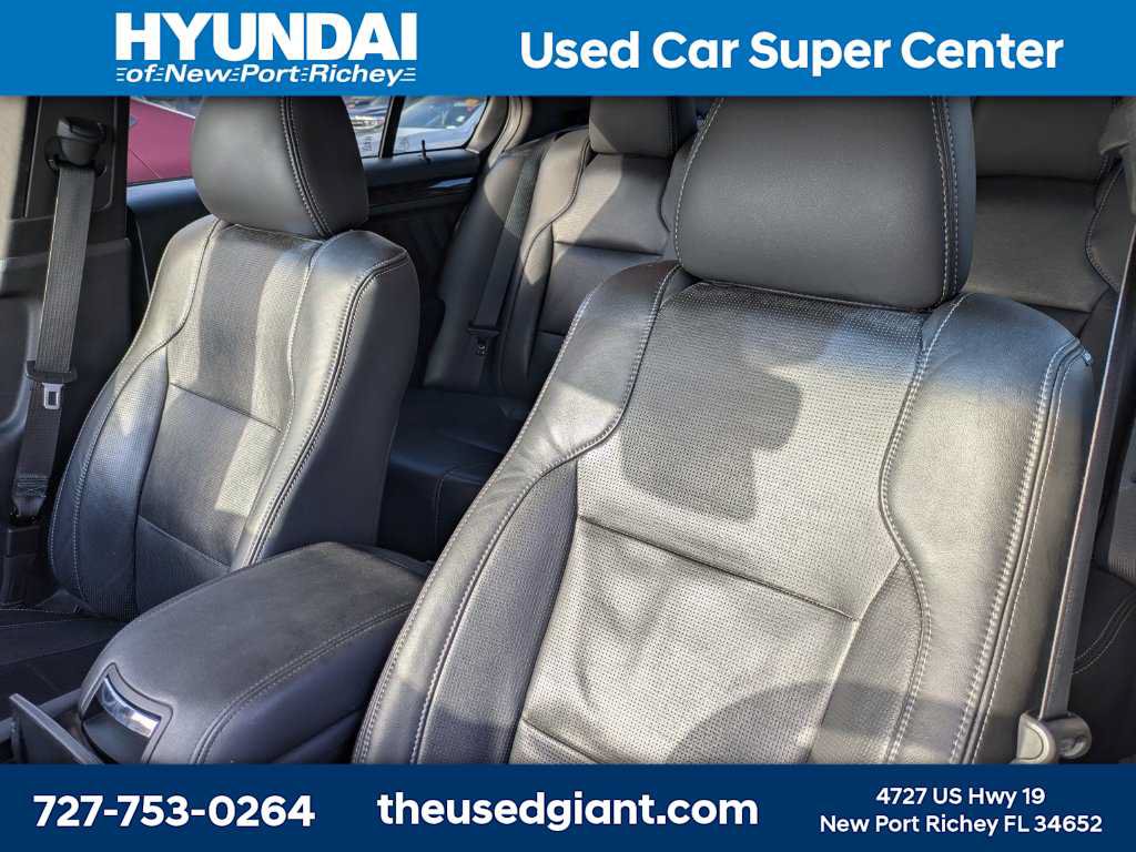 Used 2015 Ford Taurus Limited w/ Equipment Group 301A FWD image 3
