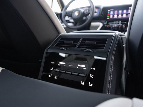 Certified 2026 Porsche Panamera RWD image 27