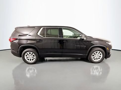 Used 2023 Chevrolet Traverse LS w/ Safety Package image 8
