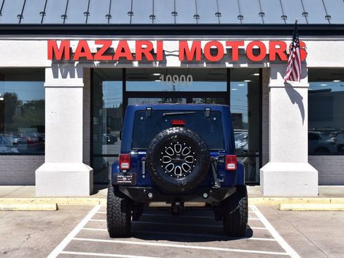 Used 2013 Jeep Wrangler Unlimited Rubicon w/ Connectivity Group AWD/4WD image 10