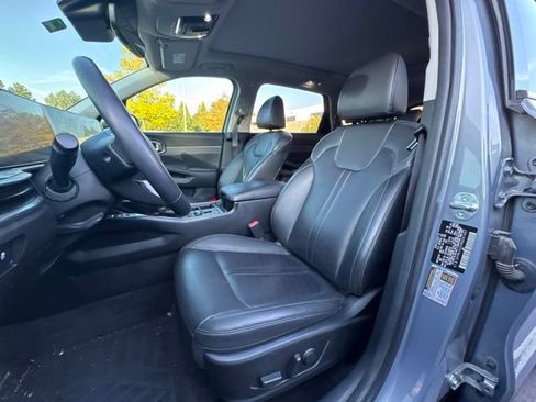 Used 2024 Kia Sorento S w/ Panoramic Sunroof Package FWD image 9