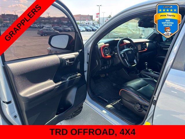 Used 2019 Toyota Tacoma TRD Off-Road AWD/4WD image 9