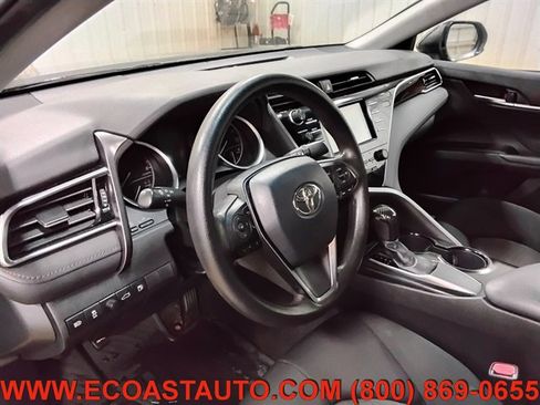 Used 2018 Toyota Camry LE image 11