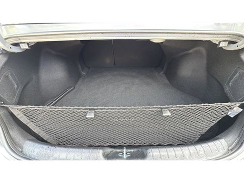 Used 2025 Hyundai Elantra Limited image 12