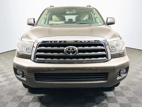 Used 2016 Toyota Sequoia SR5 image 3