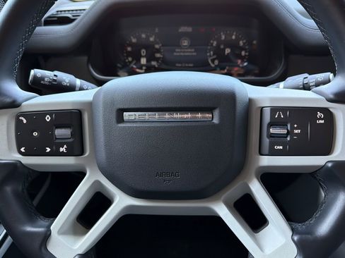 Used 2023 Land Rover Defender 90 SE AWD/4WD image 11