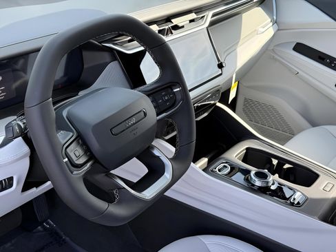 New 2026 Jeep Cherokee Laredo AWD/4WD image 17