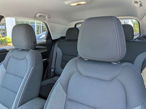 Used 2025 Chevrolet TrailBlazer LT AWD/4WD image 15