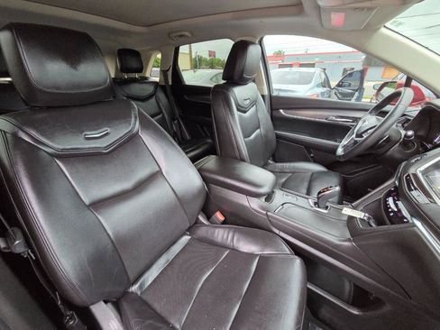 Used 2017 Cadillac XT5 Luxury w/ Driver Awareness Package FWD image 18