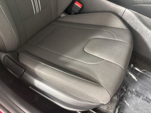 Used 2025 Hyundai Elantra SEL image 28