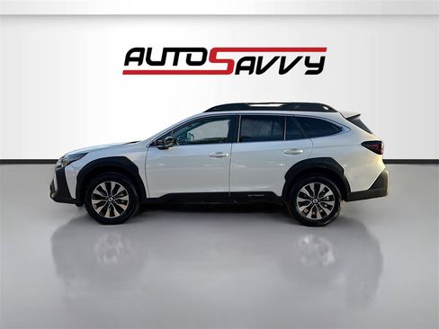 Used 2025 Subaru Outback Limited image 4