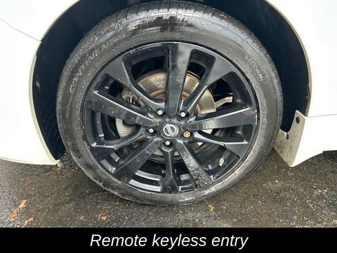 Used 2017 Nissan Altima 2.5 SR w/ Midnight Edition Package image 10