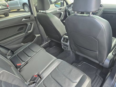 Used 2019 Volkswagen Tiguan SEL Premium AWD/4WD image 28