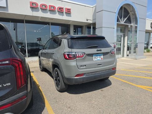 Used 2023 Jeep Compass Latitude AWD/4WD image 4